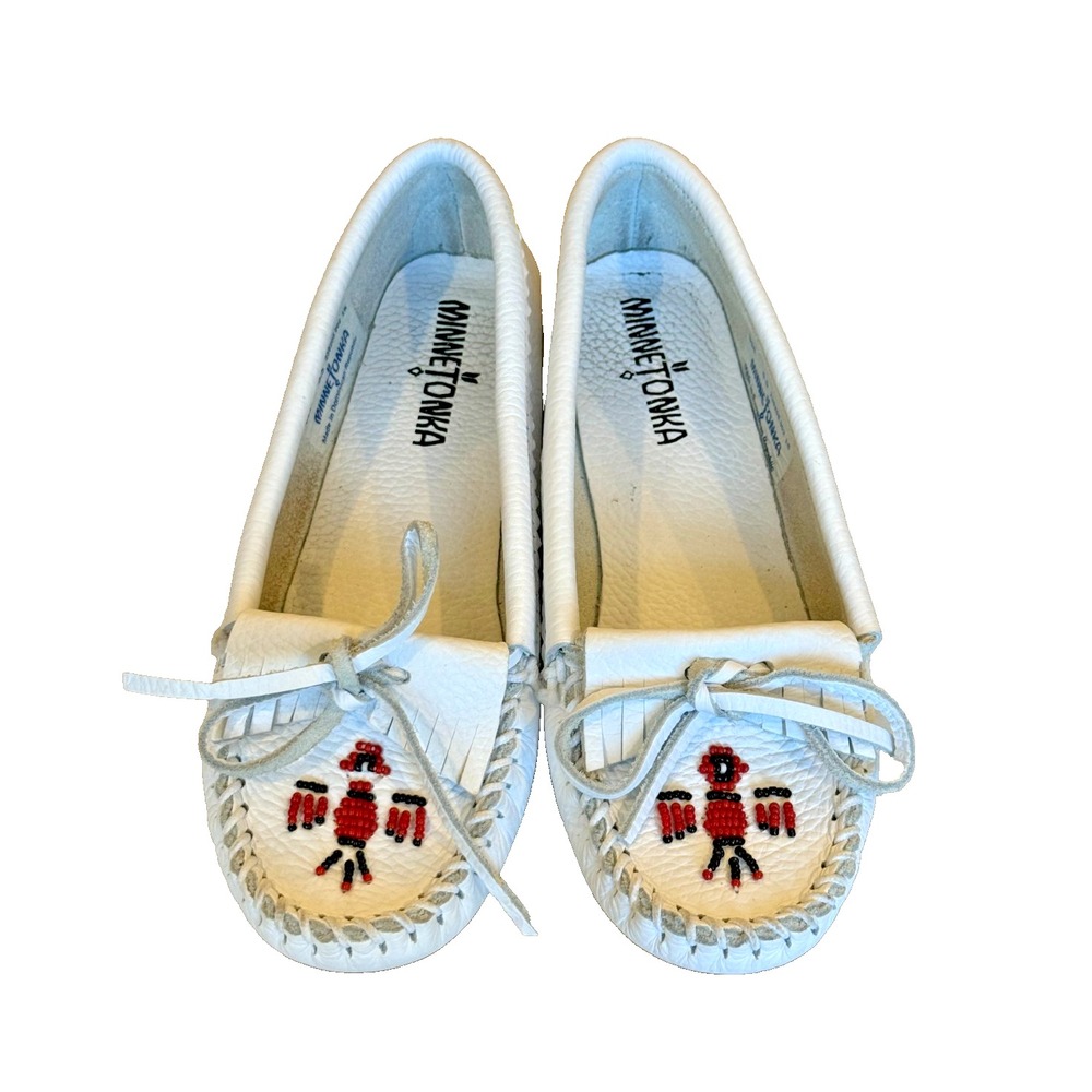 Minnetonka Women's Moccasins Size 5.5 White Leather Beaded Loafers